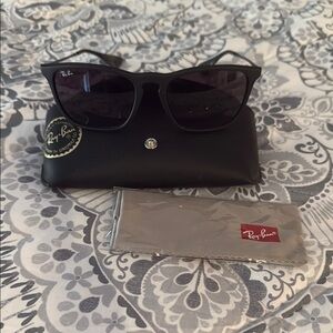 Ray-Ban Black Modern Fashion Sunglasses